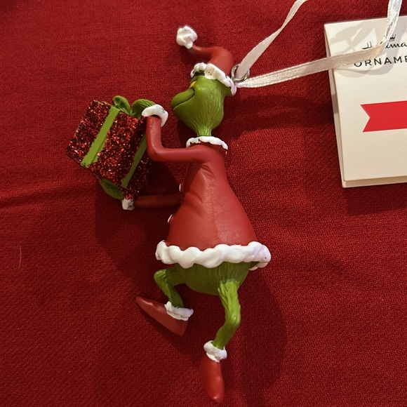Hallmark The Grinch Christmas Tree Ornament (4.25”) - Picture 5 of 5
